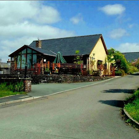 Castle Lodge - Brecon Beacons Accommodation Sennybridge Bagian luar foto