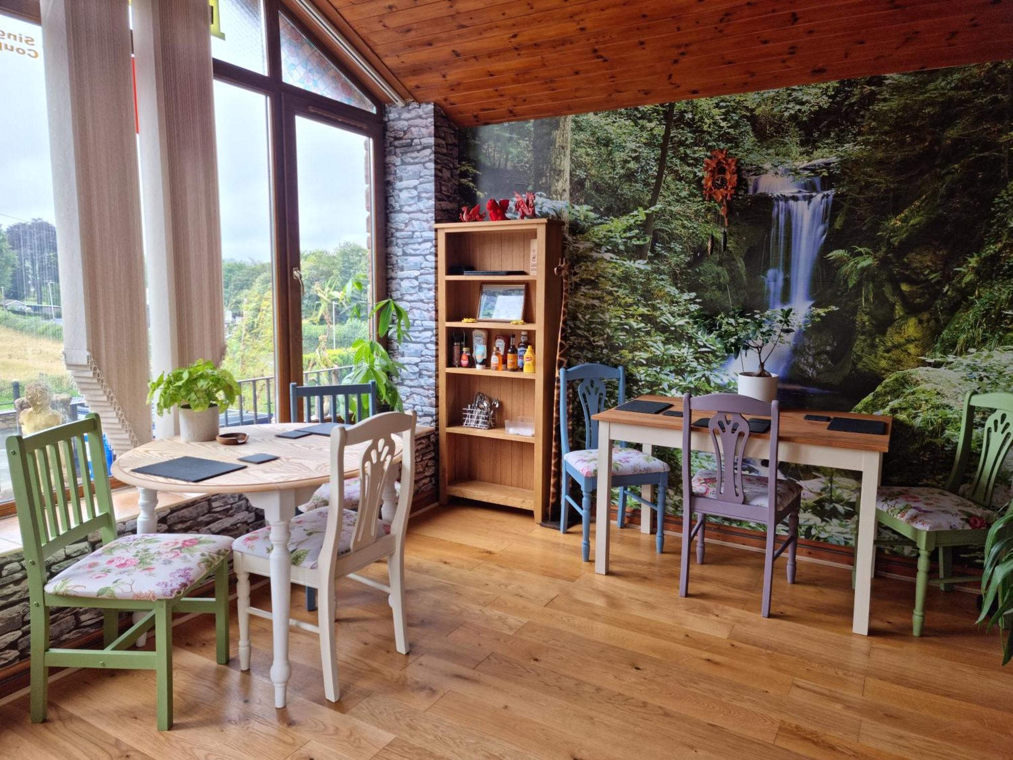 Castle Lodge - Brecon Beacons Accommodation Sennybridge Bagian luar foto