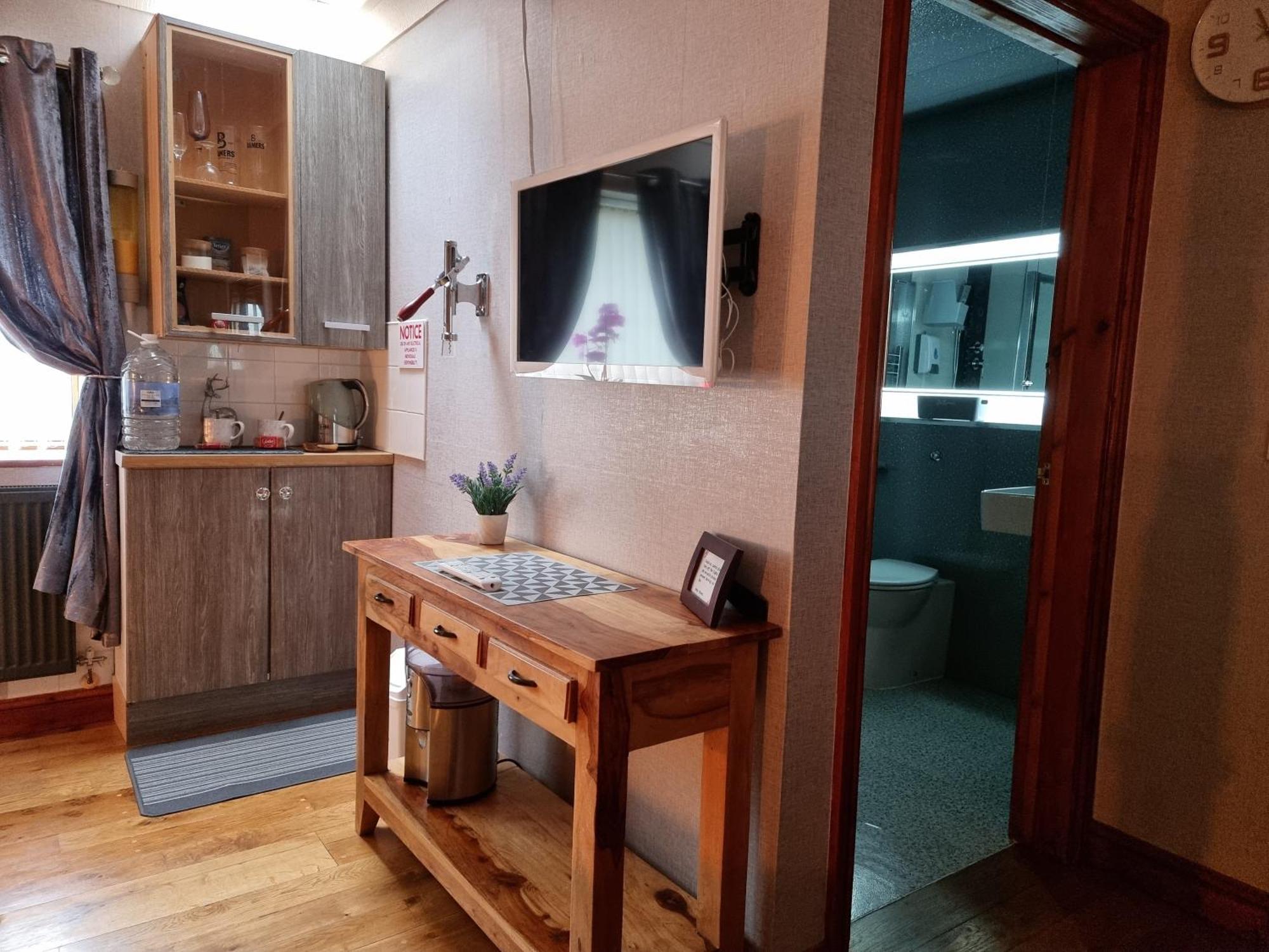 Castle Lodge - Brecon Beacons Accommodation Sennybridge Bagian luar foto