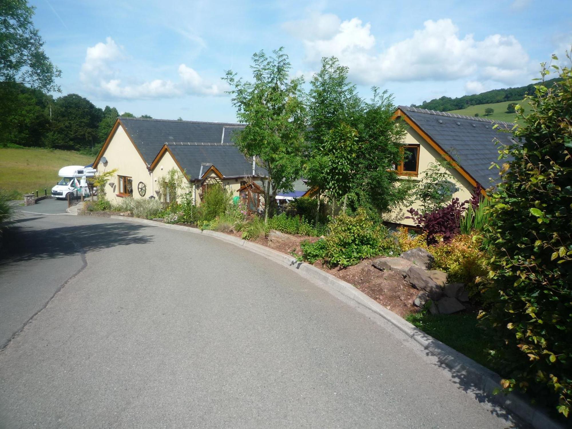 Castle Lodge - Brecon Beacons Accommodation Sennybridge Bagian luar foto