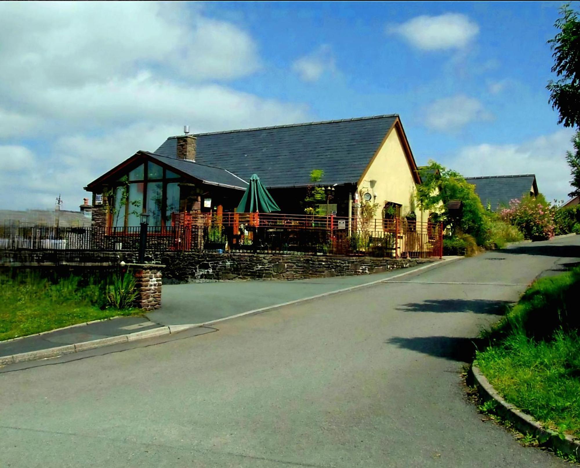 Castle Lodge - Brecon Beacons Accommodation Sennybridge Bagian luar foto